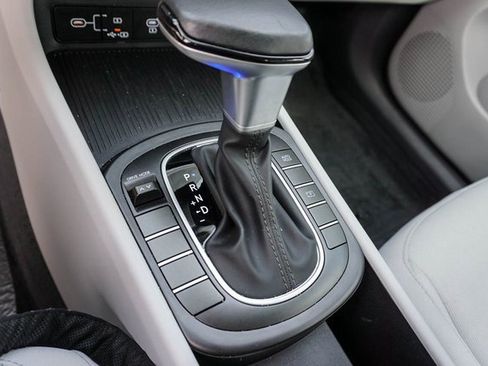 Used 2025 Hyundai Kona SEL image 16