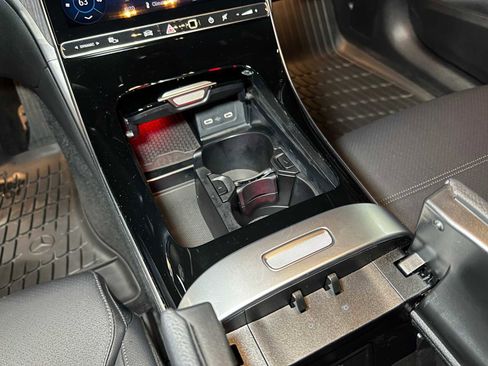 Used 2025 Mercedes-Benz C 300 4MATIC Sedan image 34