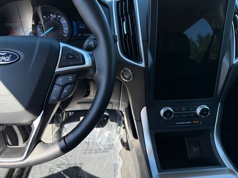 Used 2024 Ford Edge SEL image 16