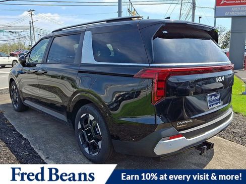 New 2026 Kia Carnival EX image 3