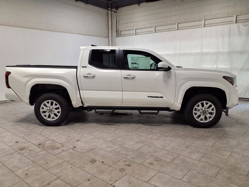 New 2026 Toyota Tacoma SR5 RWD image 10