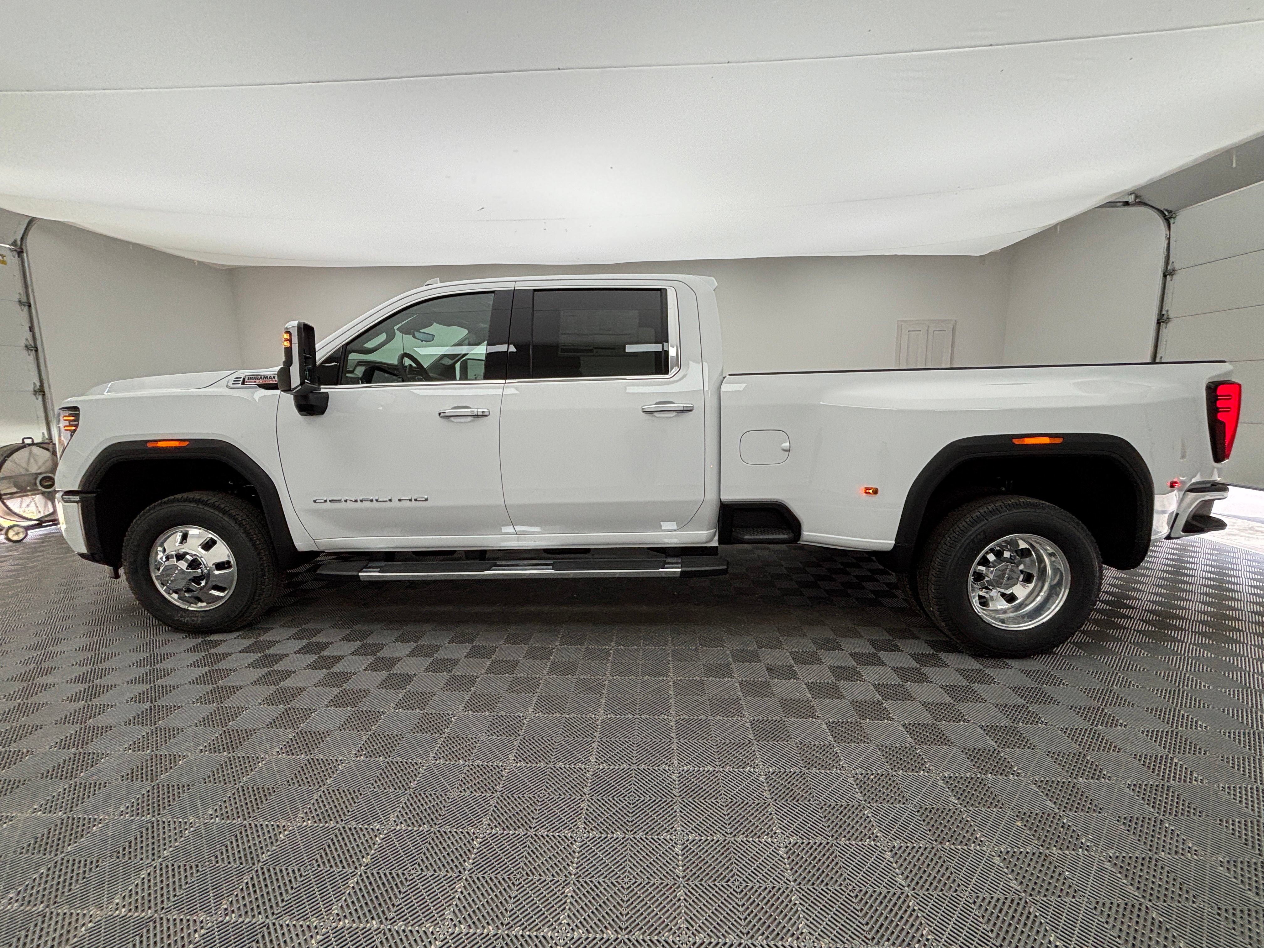 New 2026 GMC Sierra 3500 Denali w/ Denali Reserve Package AWD/4WD image 15