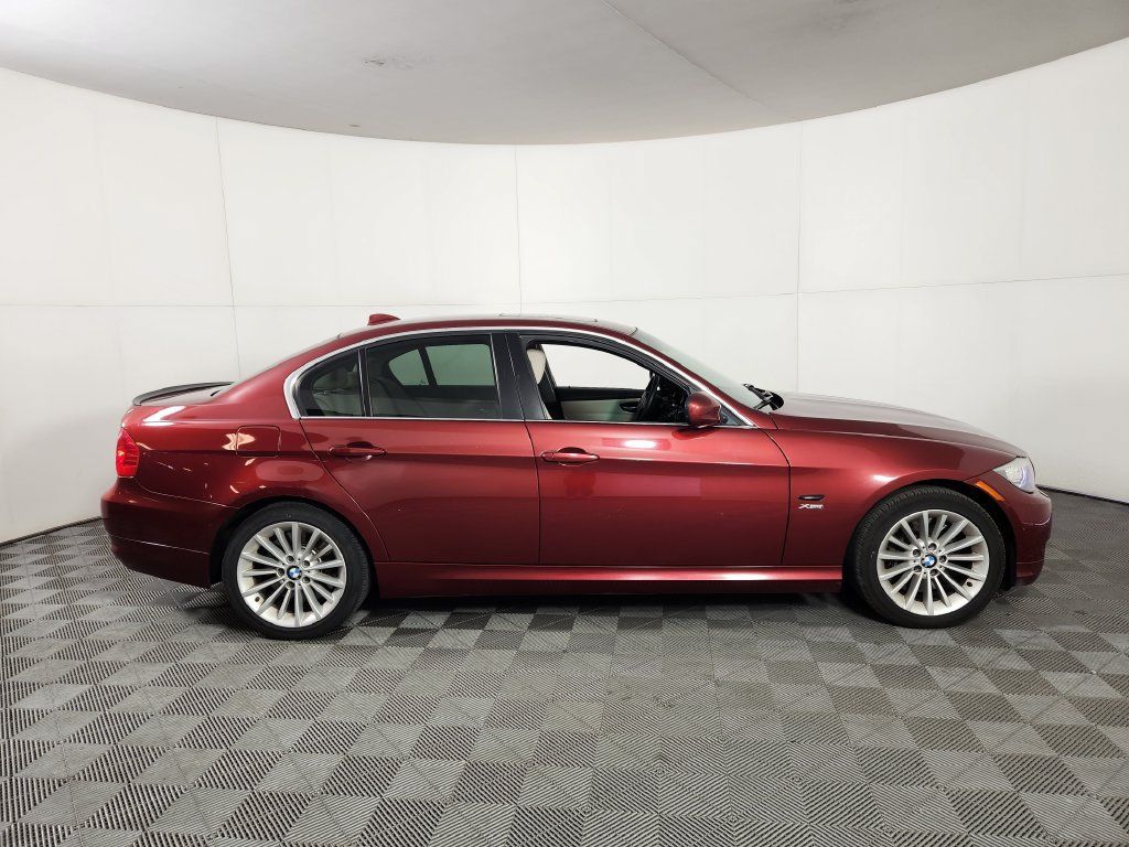 Used 2011 BMW 335i xDrive Sedan AWD/4WD image 8