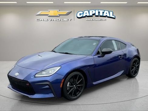 Used 2023 Toyota GR86 Premium RWD image 2