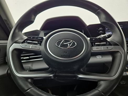 Used 2022 Hyundai Elantra SEL w/ Convenience Package image 16