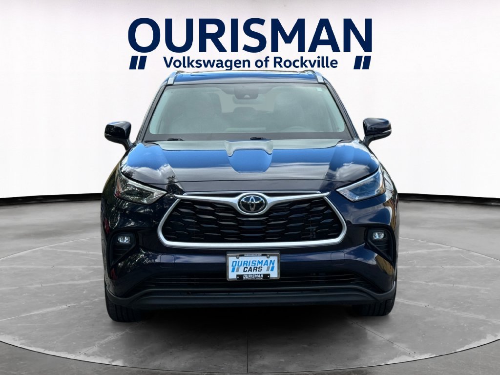 Used 2022 Toyota Highlander XLE AWD/4WD image 8