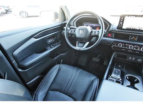 Used 2023 Honda Pilot Elite image 7