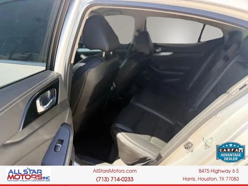 Used 2023 Nissan Maxima SV w/ Floor Mat Group FWD image 10