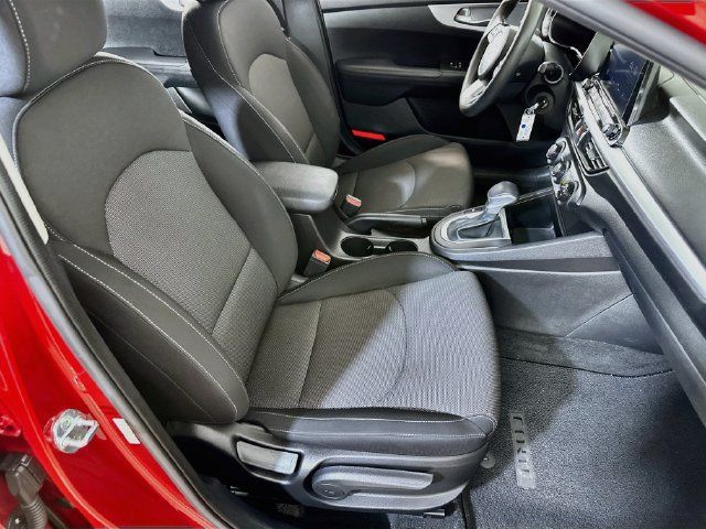 Used 2023 Kia Forte LXS w/ LXS Technology Package FWD image 11