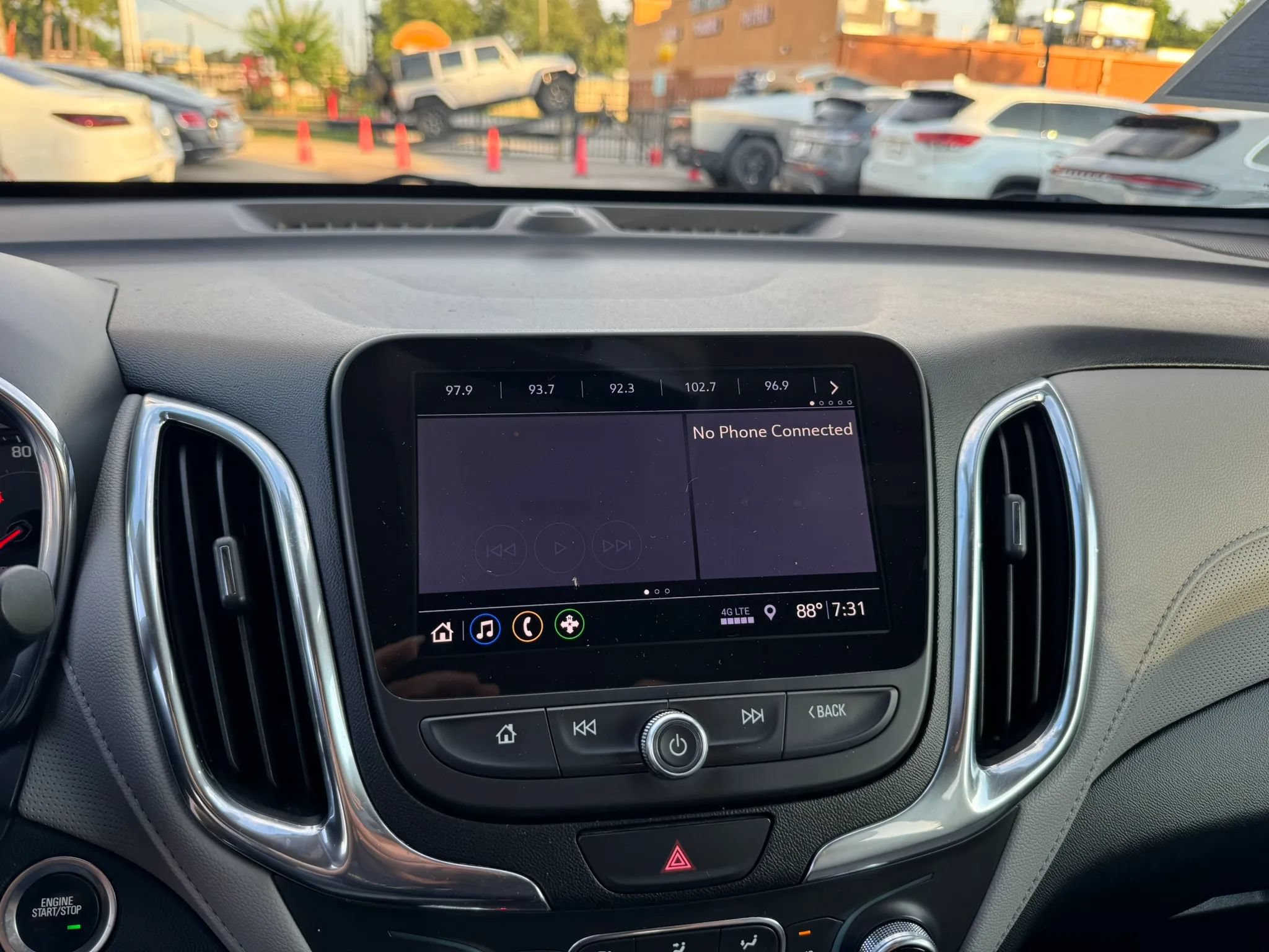 Used 2019 Chevrolet Equinox Premier FWD image 32