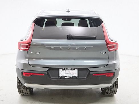 Used 2019 Volvo XC40 T5 Momentum image 8