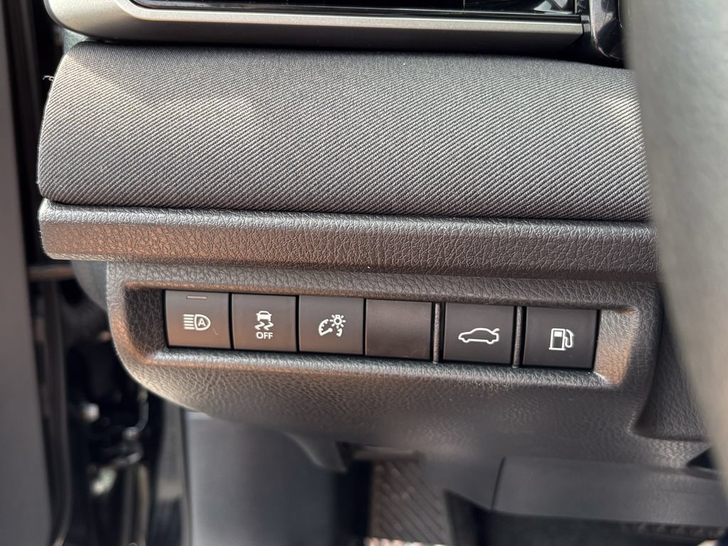 Used 2025 Toyota Camry LE FWD image 25