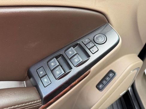 Used 2017 Chevrolet Suburban LT AWD/4WD image 35