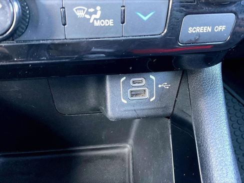 Used 2024 Jeep Compass Trailhawk image 17