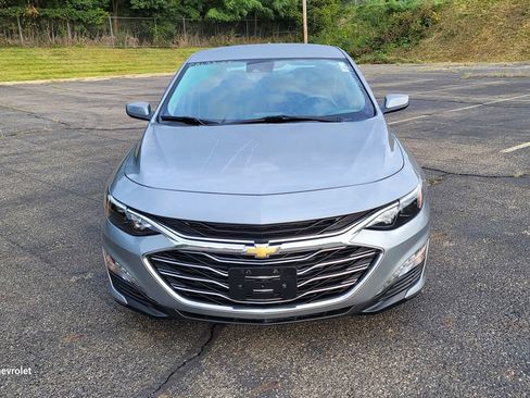 Used 2025 Chevrolet Malibu LT FWD image 4
