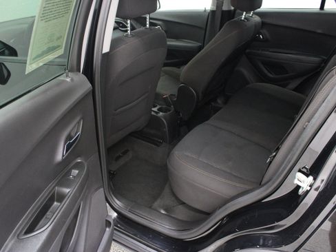 Used 2020 Chevrolet Trax LS FWD image 24