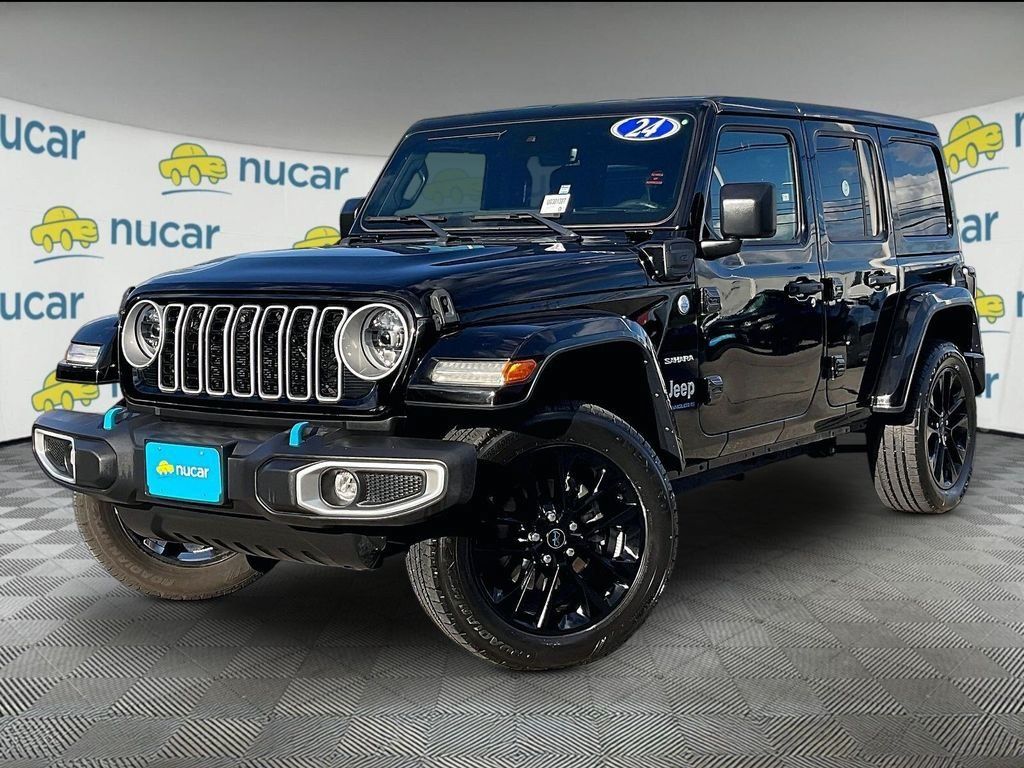 Used 2024 Jeep Wrangler Unlimited Sahara w/ Technology Group AWD/4WD image 3