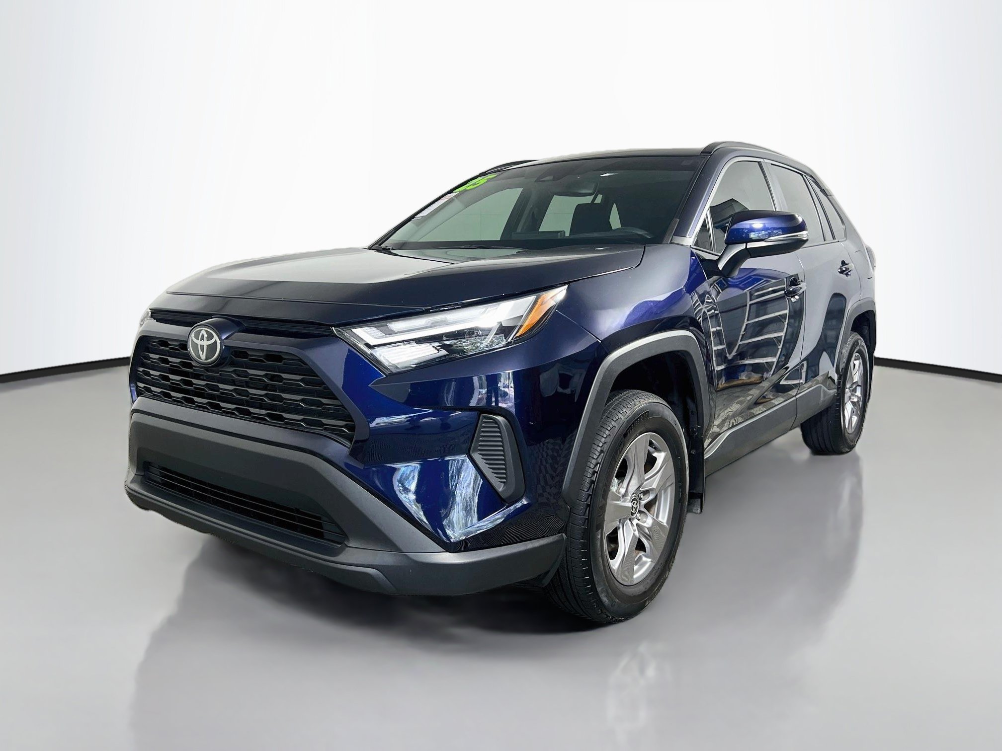 Used 2025 Toyota RAV4 XLE w/ Convenience Package FWD image 10