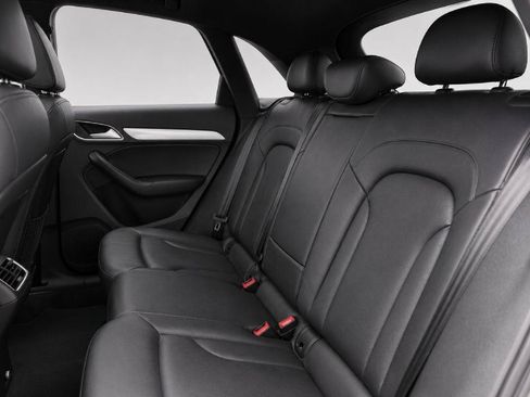 Used 2018 Audi Q3 2.0T Premium Plus w/ Premium Plus Package AWD/4WD image 22