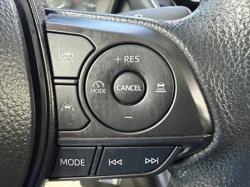 Used 2025 Toyota Corolla LE FWD image 18
