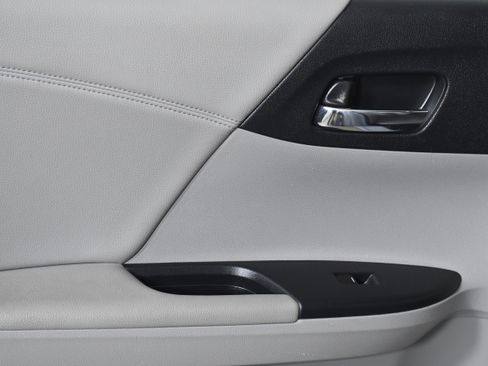 Used 2017 Honda Accord EX-L image 23