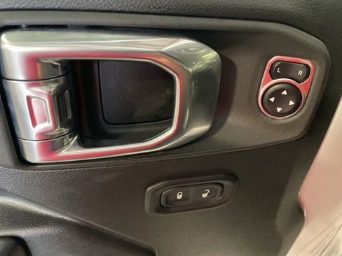 Used 2021 Jeep Wrangler Unlimited Willys image 12