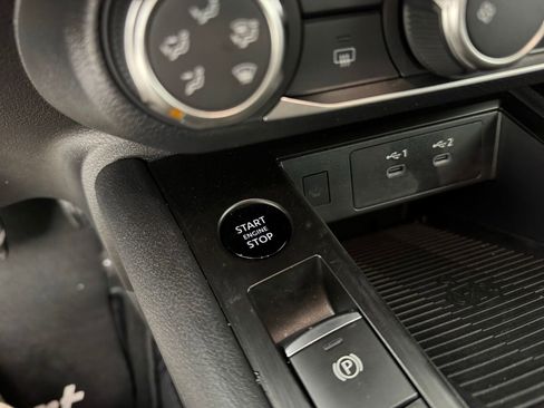 Used 2025 Nissan Kicks SV image 20