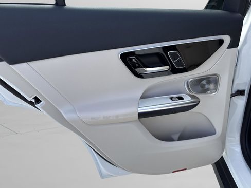 Certified 2026 Mercedes-Benz GLC 300 4MATIC image 40