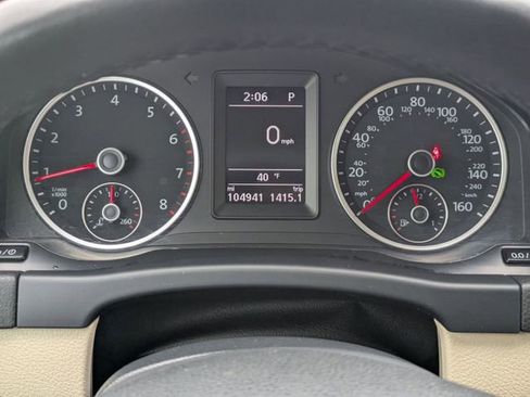 Used 2017 Volkswagen Tiguan S image 8