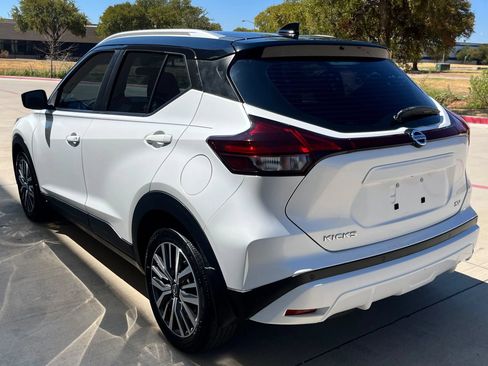 Used 2021 Nissan Kicks SV FWD image 6