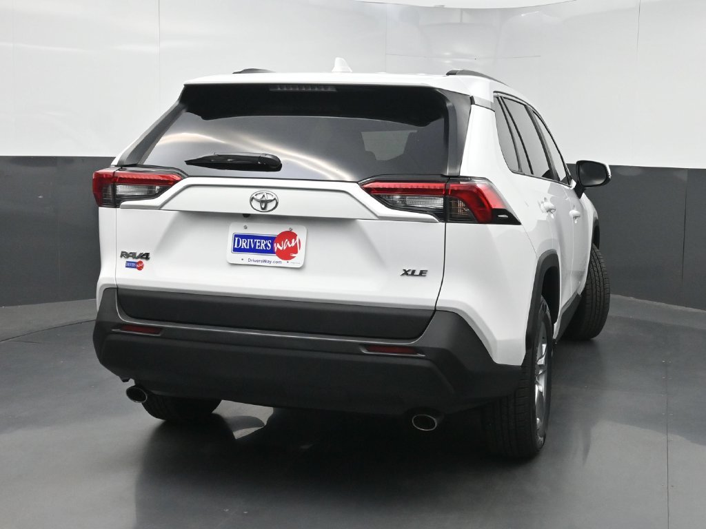 Used 2022 Toyota RAV4 XLE w/ Convenience Package FWD image 40