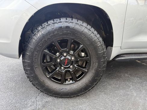 Used 2009 Toyota Land Cruiser image 26