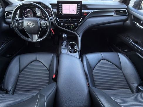 Used 2022 Toyota Camry SE image 10