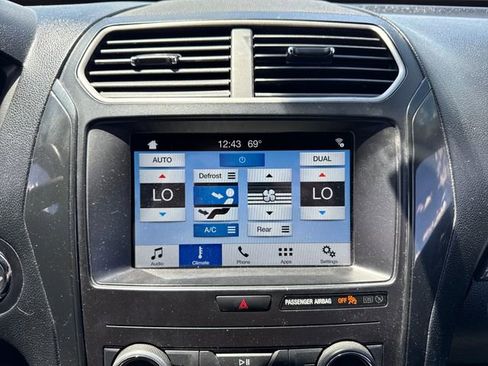 Used 2018 Ford Explorer XLT w/ Equipment Group 201A AWD/4WD image 28