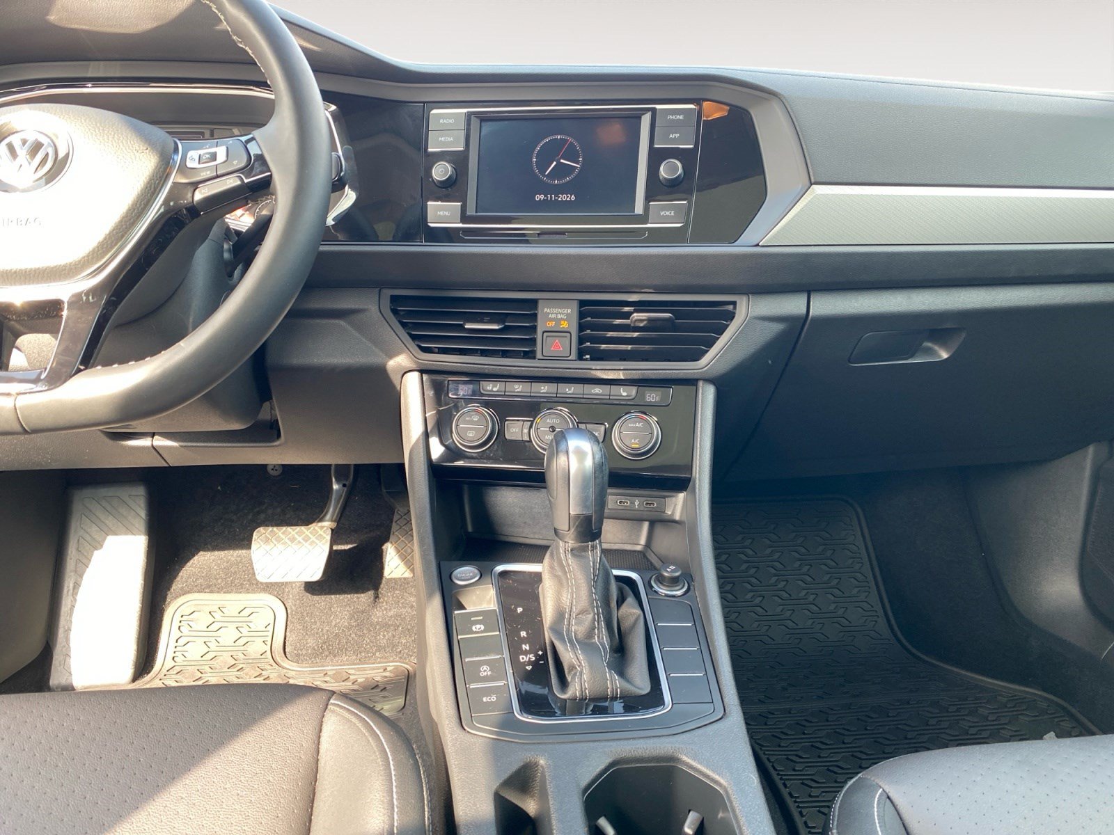 Used 2021 Volkswagen Jetta SE w/ SE Cold Weather Package FWD image 13