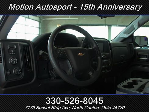 Used 2018 Chevrolet Silverado 1500 Custom w/ Custom Convenience Package AWD/4WD image 14