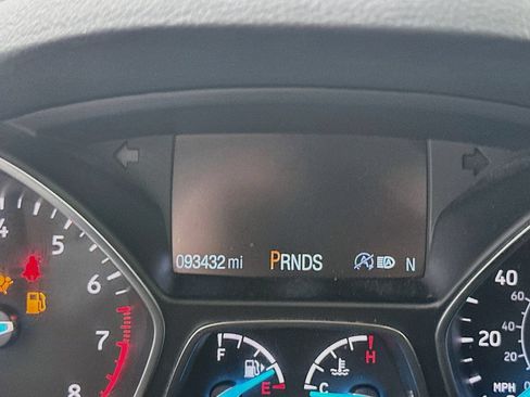 Used 2018 Ford Escape SEL w/ Ford Safe & Smart Package FWD image 12