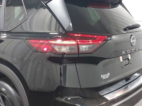New 2026 Nissan Rogue SV AWD/4WD image 34