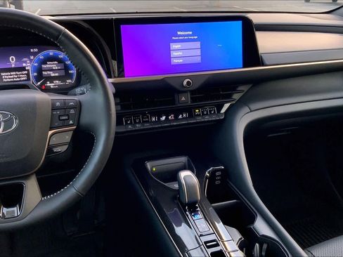 Used 2024 Toyota Crown Limited image 6