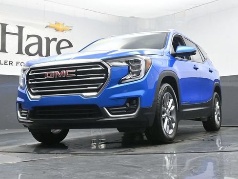 Used 2024 GMC Terrain SLT w/ Infotainment Package II AWD/4WD image 4