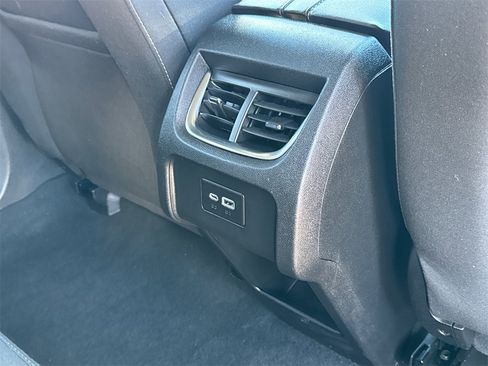 Used 2023 Chevrolet Blazer LT image 17