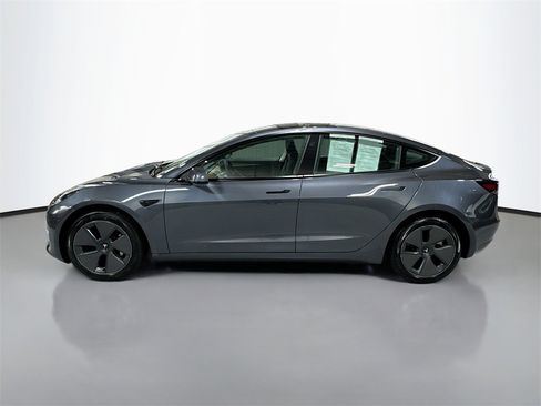 Used 2023 Tesla Model 3 Standard Range image 10
