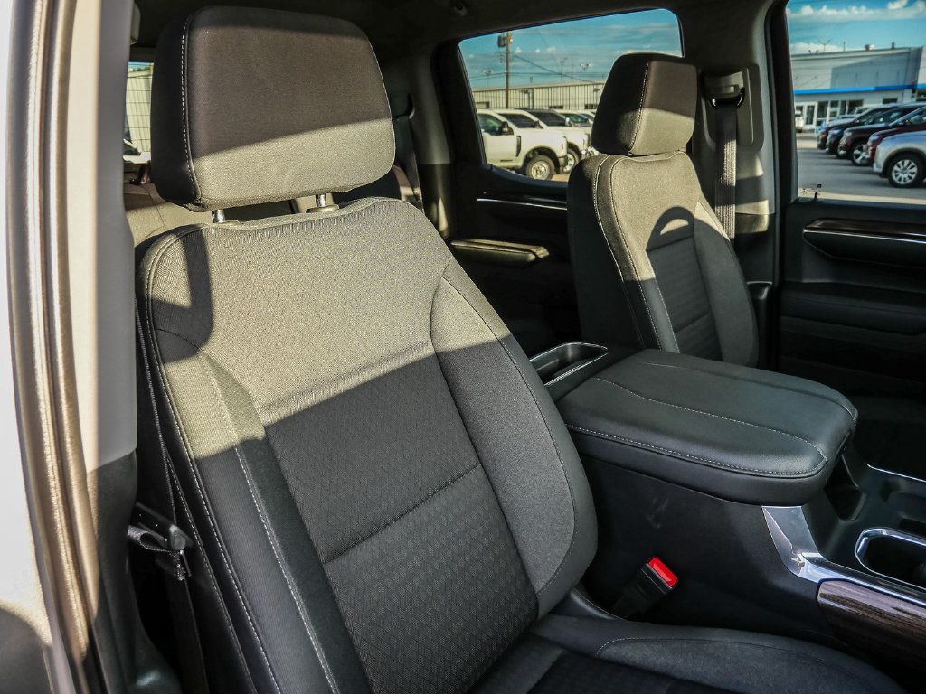 Used 2023 Chevrolet Silverado 1500 RST w/ Convenience Package II AWD/4WD image 17