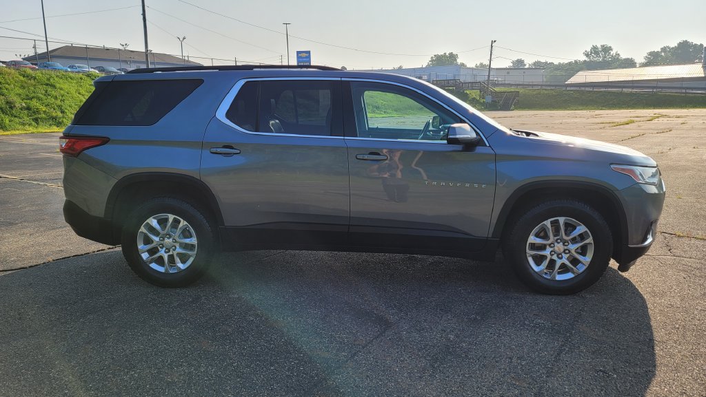 Used 2021 Chevrolet Traverse LT w/ LPO, Floor Liner Package AWD/4WD image 14