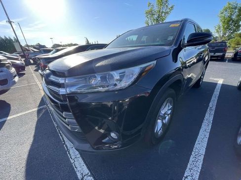 Used 2019 Toyota Highlander Limited FWD image 6
