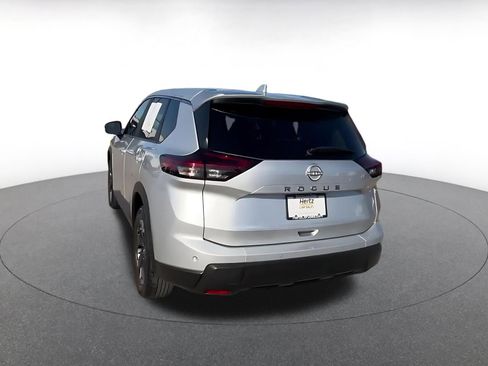 Used 2025 Nissan Rogue SV FWD image 11