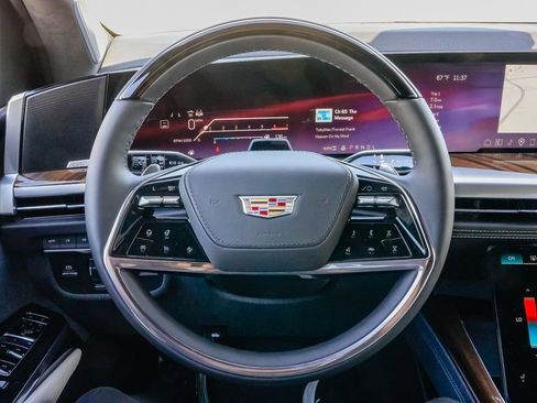 New 2026 Cadillac Escalade ESV Platinum Sport w/ LPO, ONYX Package image 21