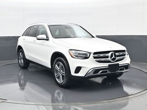 Used 2021 Mercedes-Benz GLC 300 4MATIC image 3