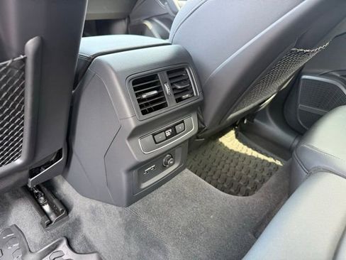 Used 2025 Audi Q5 2.0T Premium Plus w/ Premium Plus Package image 18