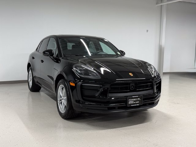 Certified 2026 Porsche Macan AWD/4WD image 9